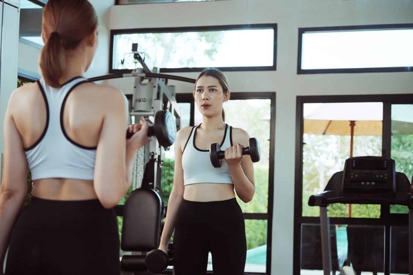 Comment bien choisir le meilleur miroir de salle de sport ?