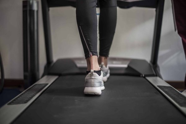 Comment choisir le bon tapis pour votre salon