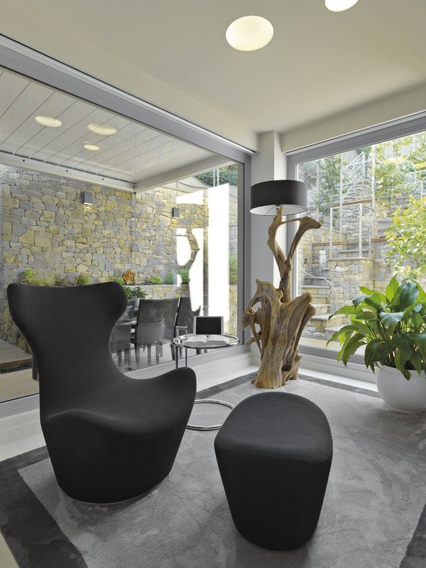 Améliorer votre posture au travail : choisir le repose-pied idéal